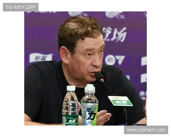 斯卢茨基谈失利:遗憾之余也为年轻球员提供了宝贵锻炼机会 斯卢茨基谈失利:遗憾之余也为年轻球员提供了宝贵锻炼机会